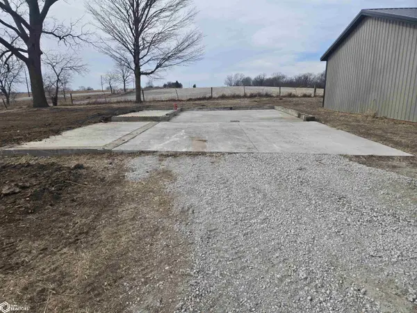 837 G76 HWY, Knoxville, IA 50138