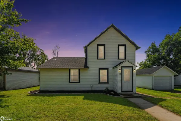 132 Green ST, Center Point, IA 52213