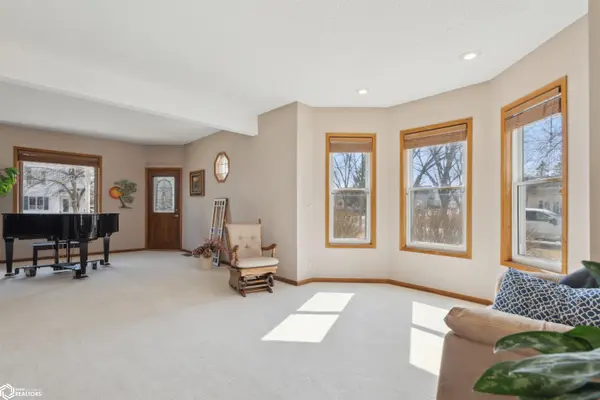 513 E Poplar ST, Roland, IA 50236