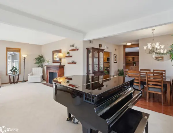 513 E Poplar ST, Roland, IA 50236