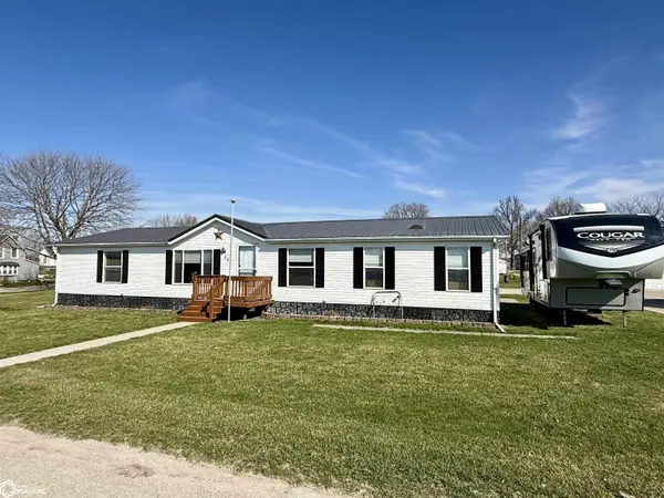 202 E Weissenburger ST, Laurel, IA 50141
