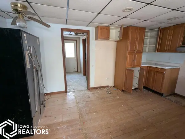 2205 MARKET ST, Columbus City, IA 52737