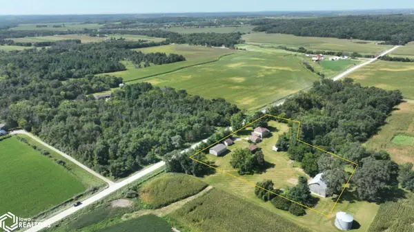 4617 Durow RD, Center Point, IA 52213