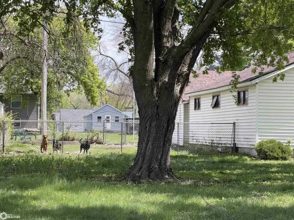 303 3rd Avenue North, Dakota City, IA 50548