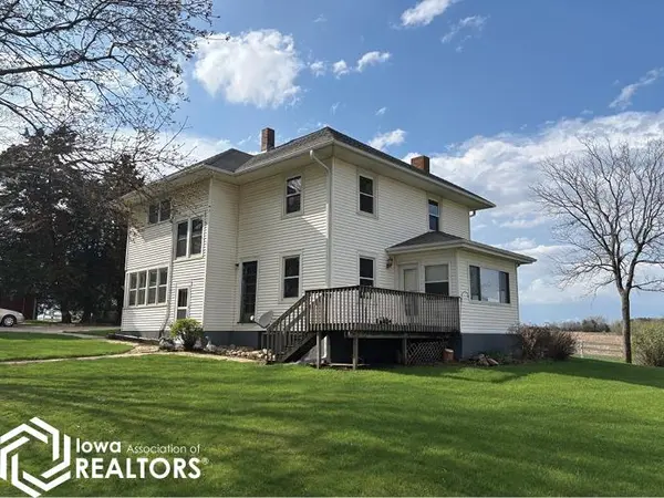 5718 Quality Ridge, Coggon, IA 52218