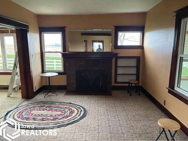 5718 Quality Ridge, Coggon, IA 52218