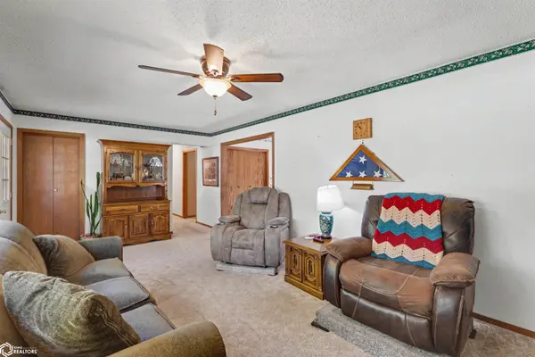 110 Sunrise DR, Lincoln, IA 50652