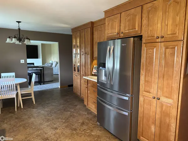 210 E 6th Street ST, Kanawha, IA 50447