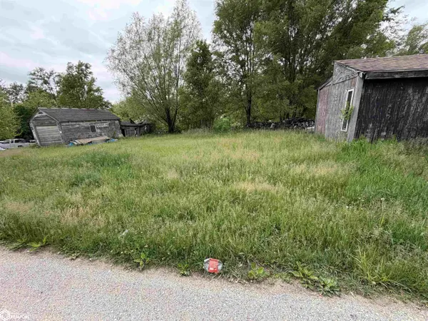 7th ST, Steamboat Rock, IA 50672