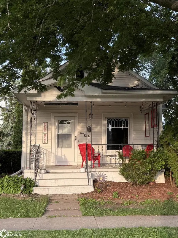 302 Tilford ST, Dysart, IA 52224
