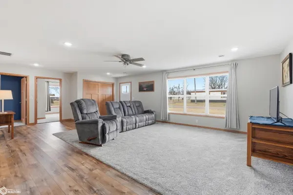 610 SE 1st St, Morning Sun, IA 52640