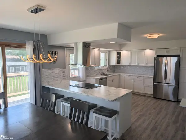 929 N 36th St, Fort Dodge, IA 50501