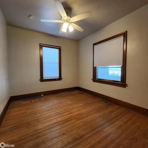 706 N Walnut ST, Avoca, IA 51521