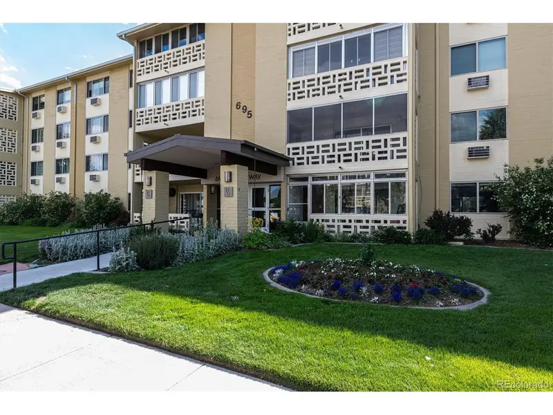 695 S Alton #5A, Denver, CO 80247