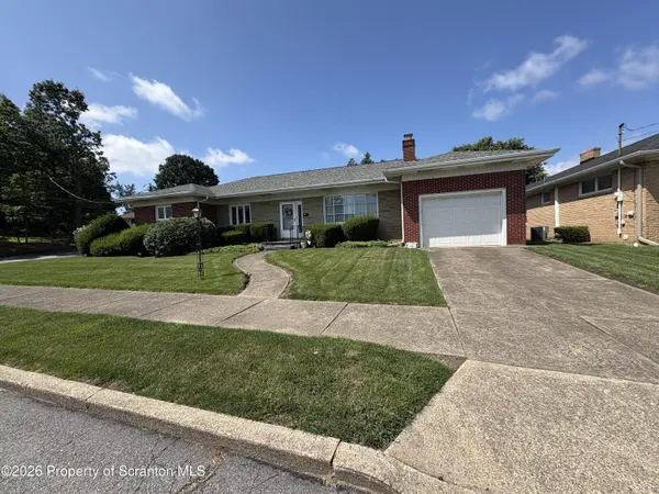 608 School ST, Moosic, PA 18507