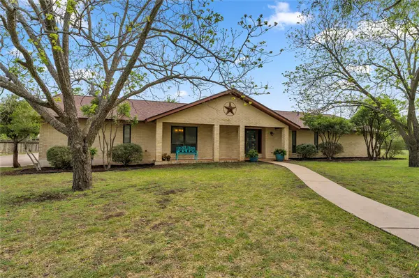 217 Corder LN, Burnet, TX 78611