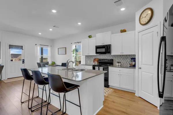 204 Lone Cedar RD, Marble Falls, TX 78654