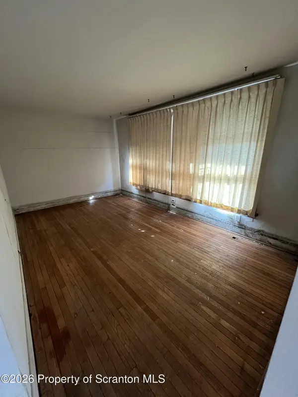 65 Reynolds ST, Hughestown, PA 18640