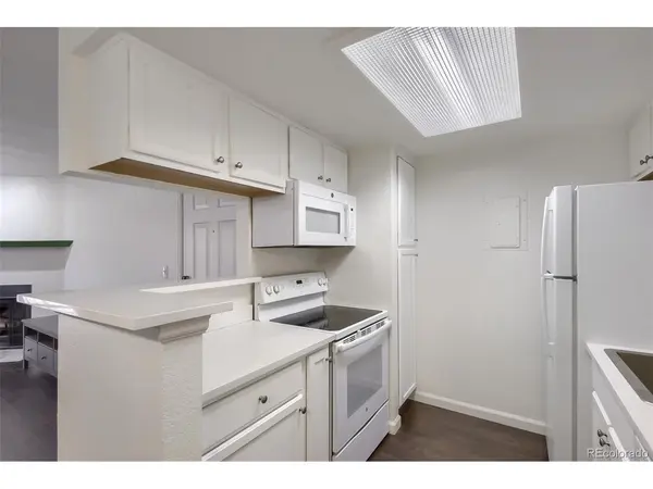 10273 E Peakview #D104, Englewood, CO 80111