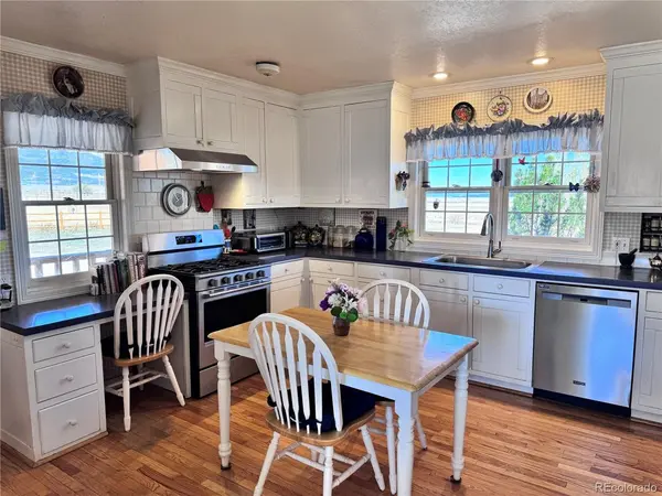 28 County Road 136, Westcliffe, CO 81252