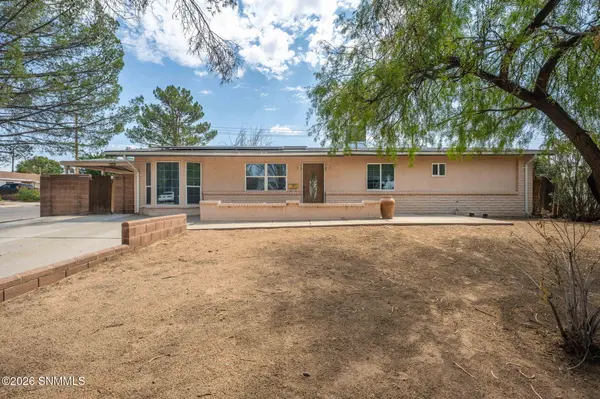925 Delta DR, Las Cruces, NM 88001
