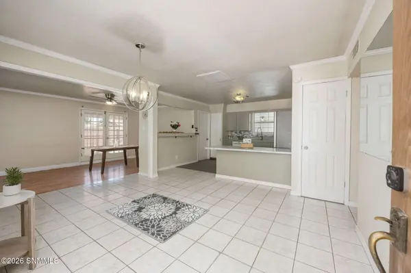 925 Delta DR, Las Cruces, NM 88001