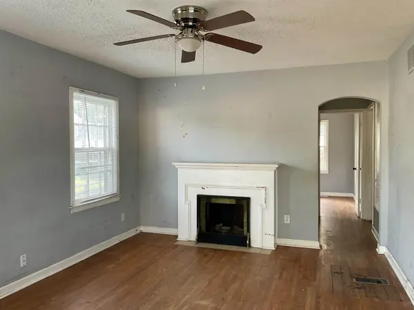 2147 S Laura, Wichita, KS 67211