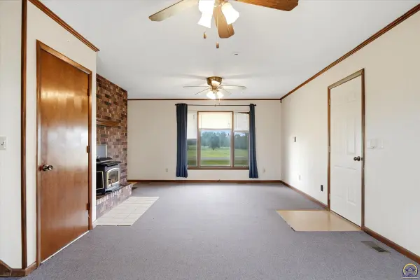 4144 SE 45th St, Berryton, KS 66409