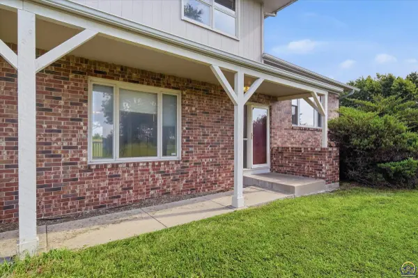 4144 SE 45th St, Berryton, KS 66409