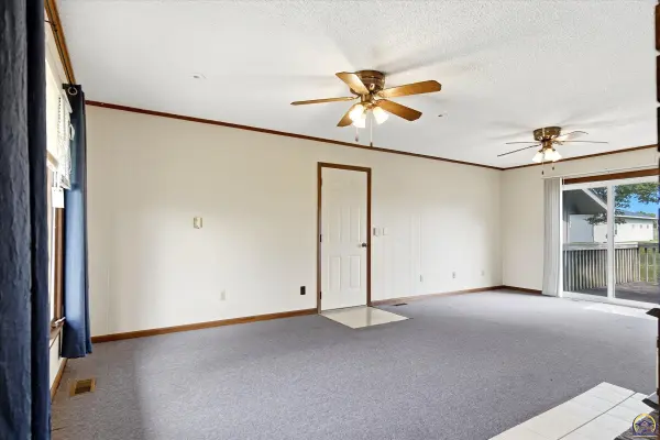 4144 SE 45th St, Berryton, KS 66409