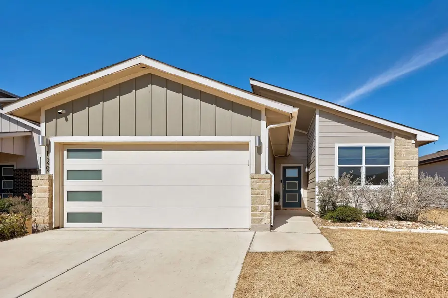 129 Cupreata LN, Leander, TX 78641
