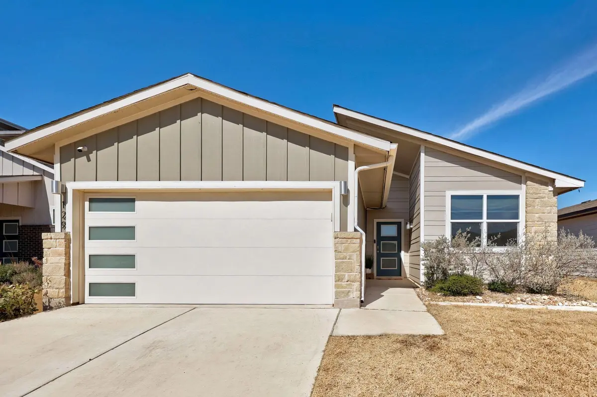 129 Cupreata LN, Leander, TX 78641