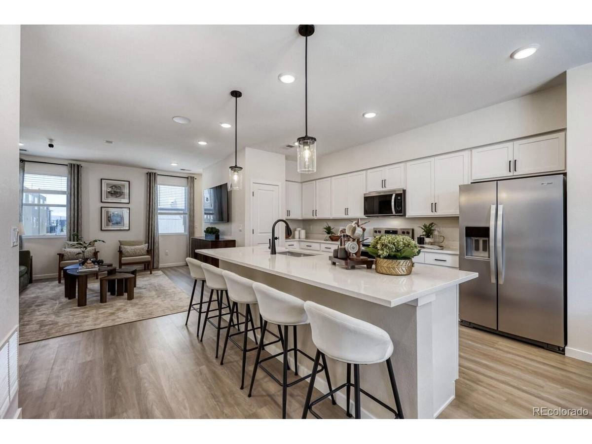 9200 E 47th #202, Denver, CO 80238