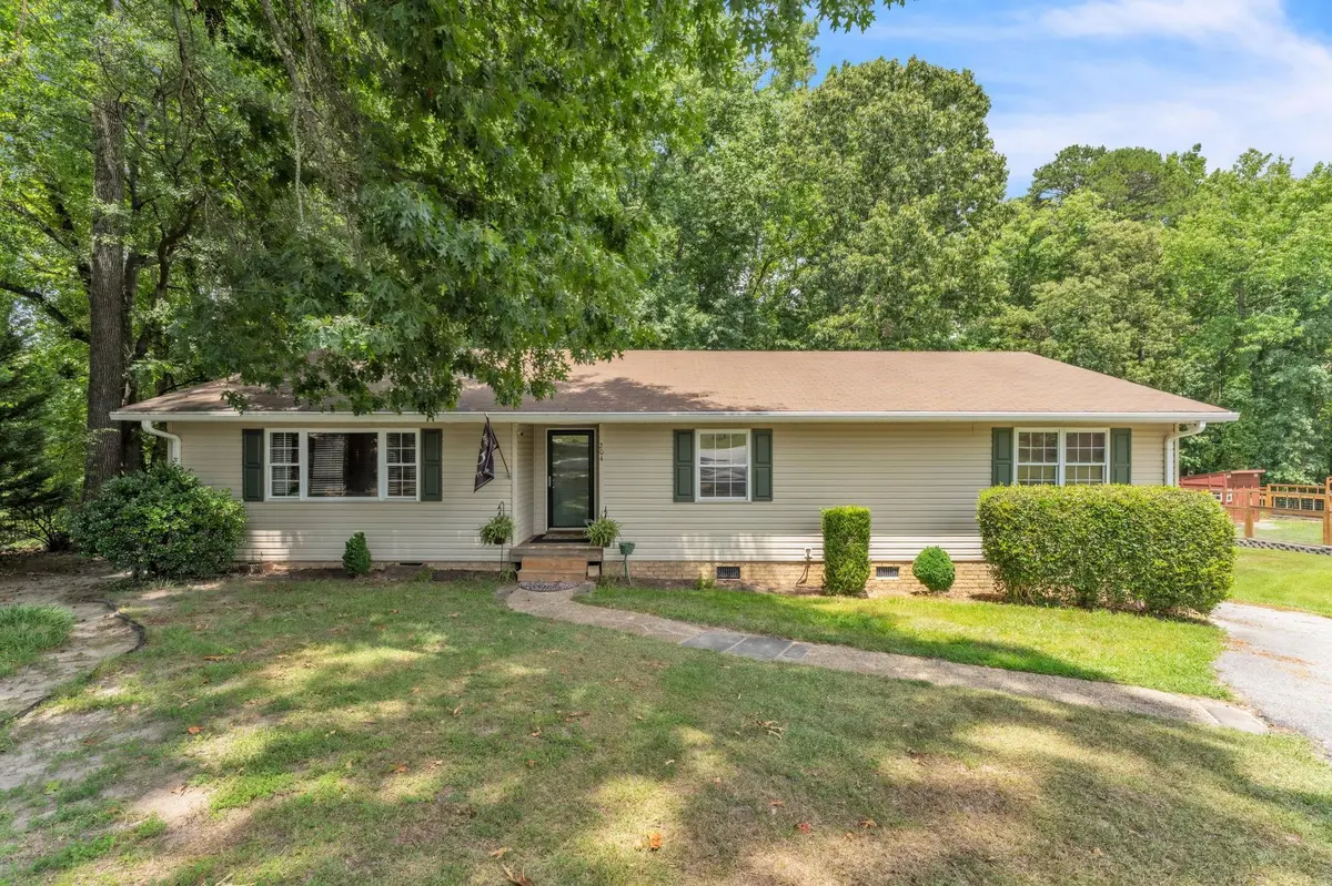 204 Collinwood LN, Taylors, SC 29687