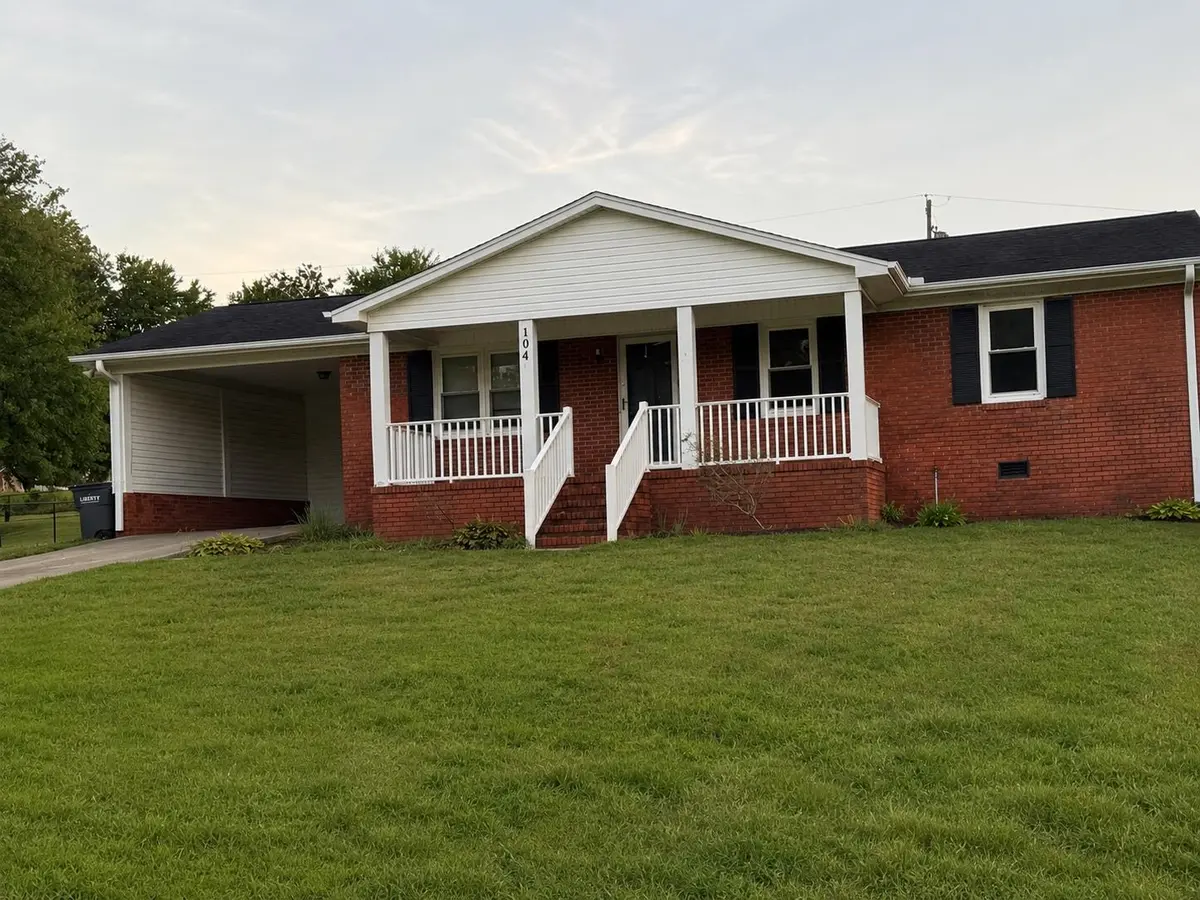 104 Meadow LN, Liberty, SC 29657