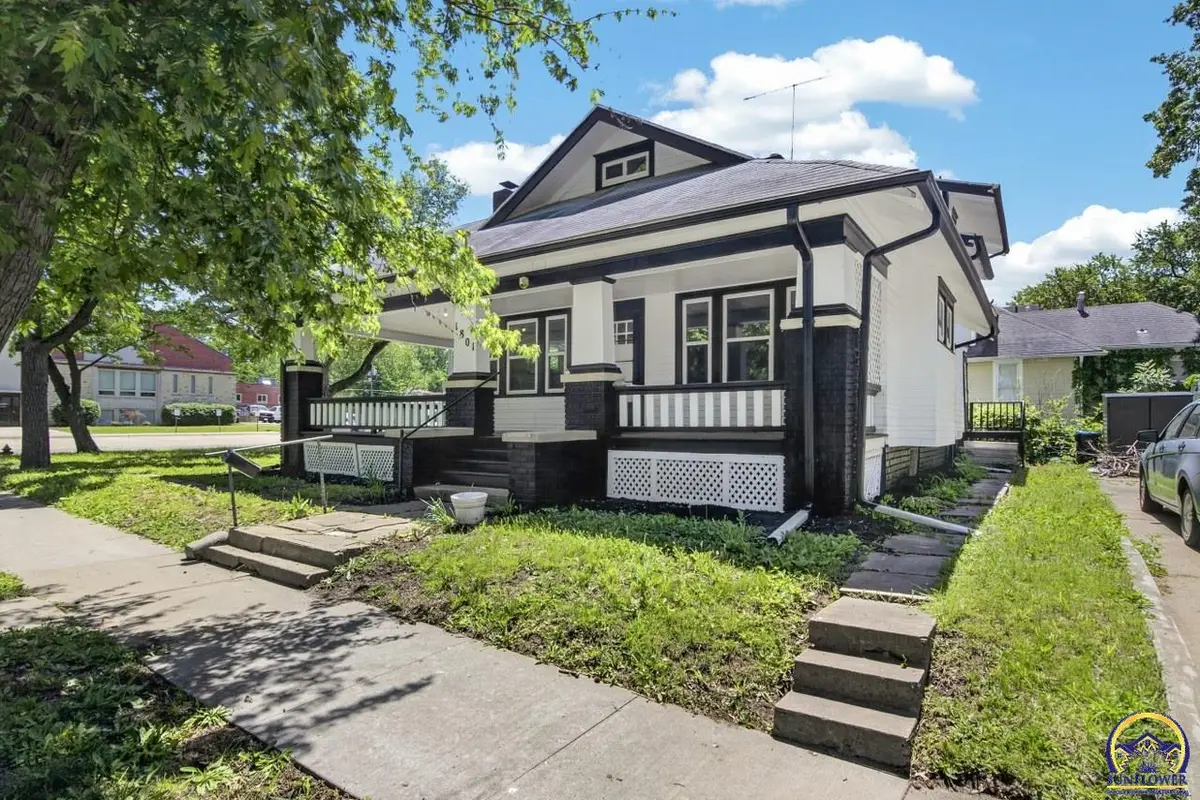 1801 SW Huntoon ST, Topeka, KS 66604