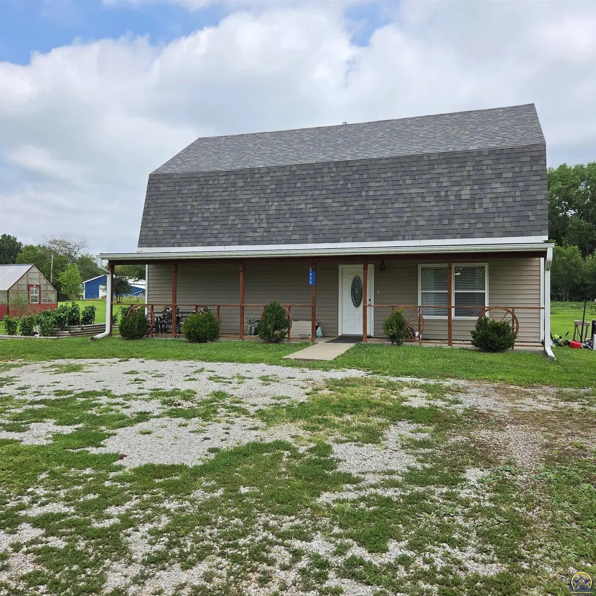 5655 94th St, Meriden, KS 66512