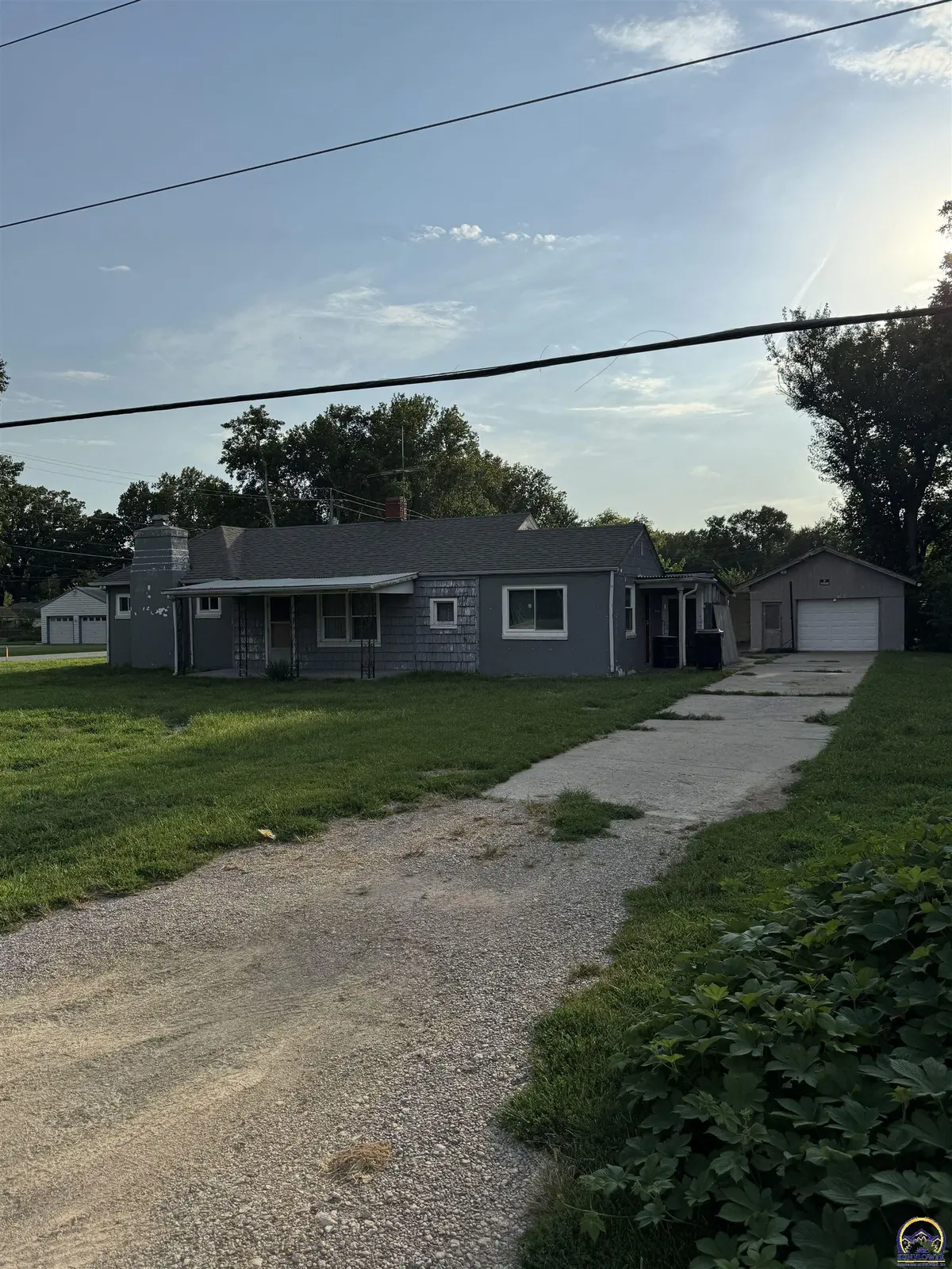 2201 NW Clay ST, Topeka, KS 66608