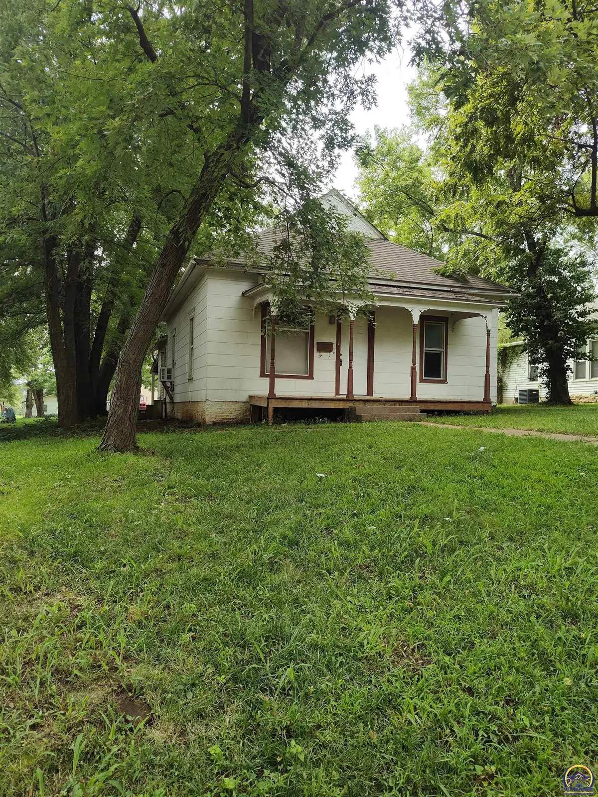 609 West ST, Holton, KS 66436