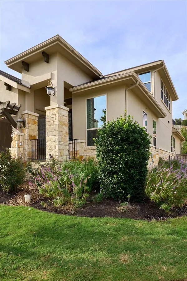 105 Beneteau DR, Austin, TX 78738