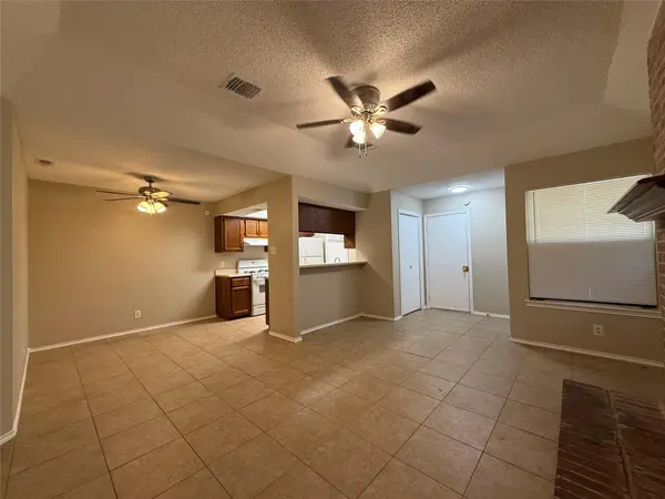 12306 Los Indios TRL #A, Austin, TX 78729