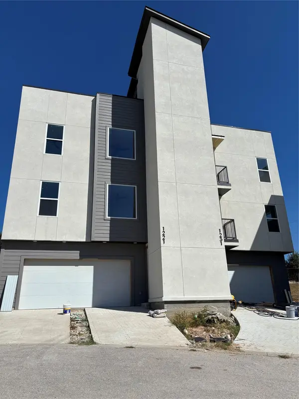 4300 Mansfield Dam RD #1221, Austin, TX 78734