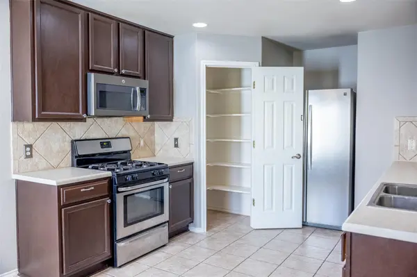 3931 Bonnie LN, Round Rock, TX 78665