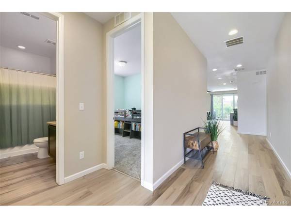 230 S Langdale, Aurora, CO 80018