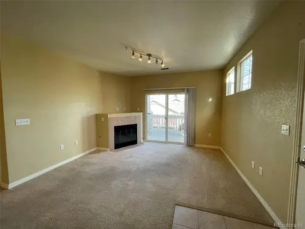 9552 Pearl #102, Parker, CO 80134