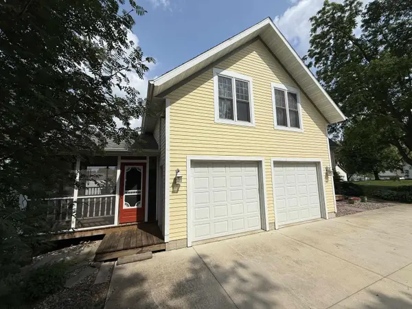 407 W North ST, Calmar, IA 52132