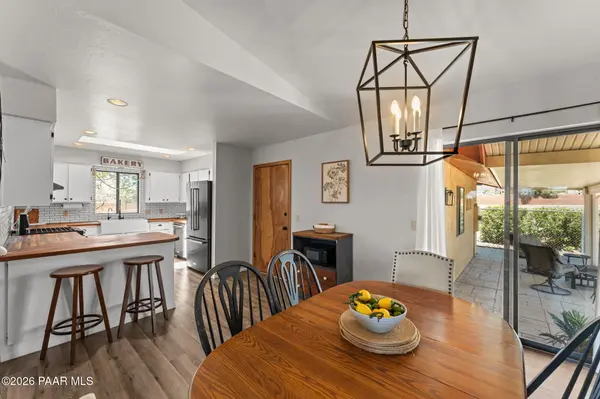 17571 E Hummingbird LN, Mayer, AZ 86333