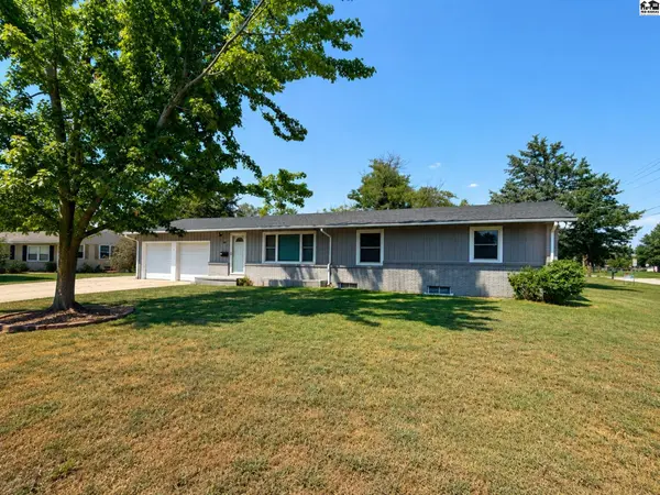 200 W 26th Ave, Hutchinson, KS 67502