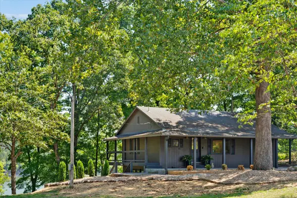 1953 Eaglecrest RD, Cape Fair, MO 65624