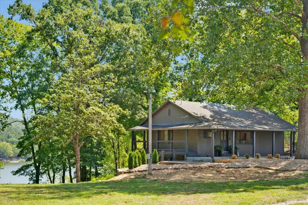 1953 Eaglecrest RD, Cape Fair, MO 65624